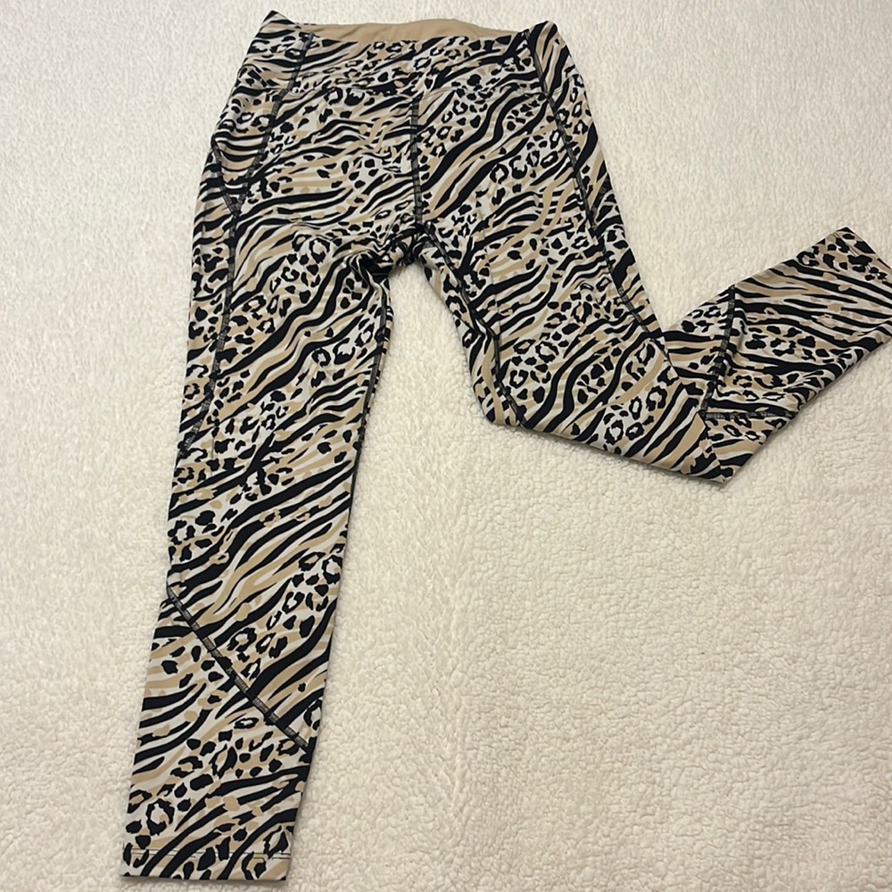 Pink sport leggings - size medium, like new!